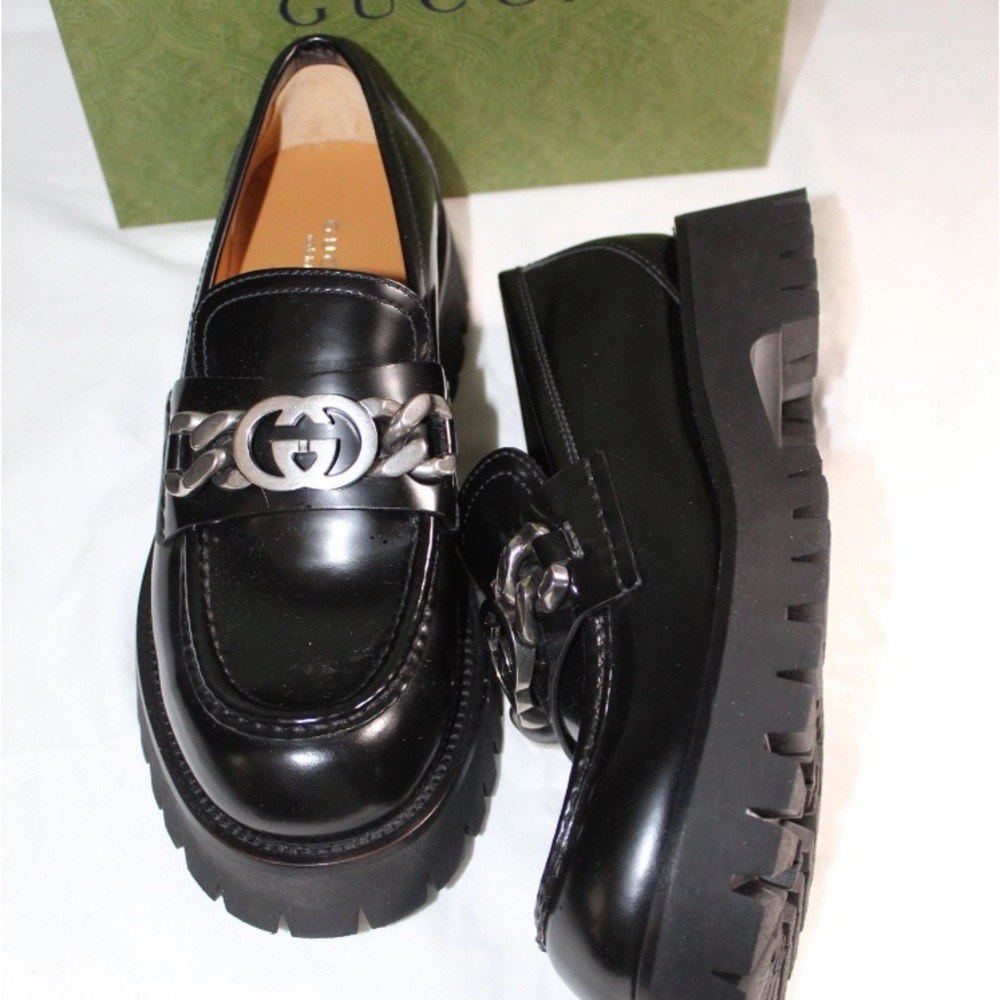 Gucci Black Leather Loafers with Metallic Detail - Picture 3 of 5